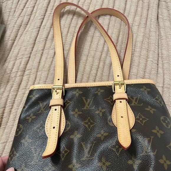 Authentic Louis Vuitton Petit Bucket Bag - EXCELLENT CONDITION - Picture 13 of 15